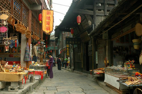 E線(xiàn)：張家界、猛洞河、芙蓉鎮(zhèn)、黃龍洞經(jīng)典四日游（純玩）